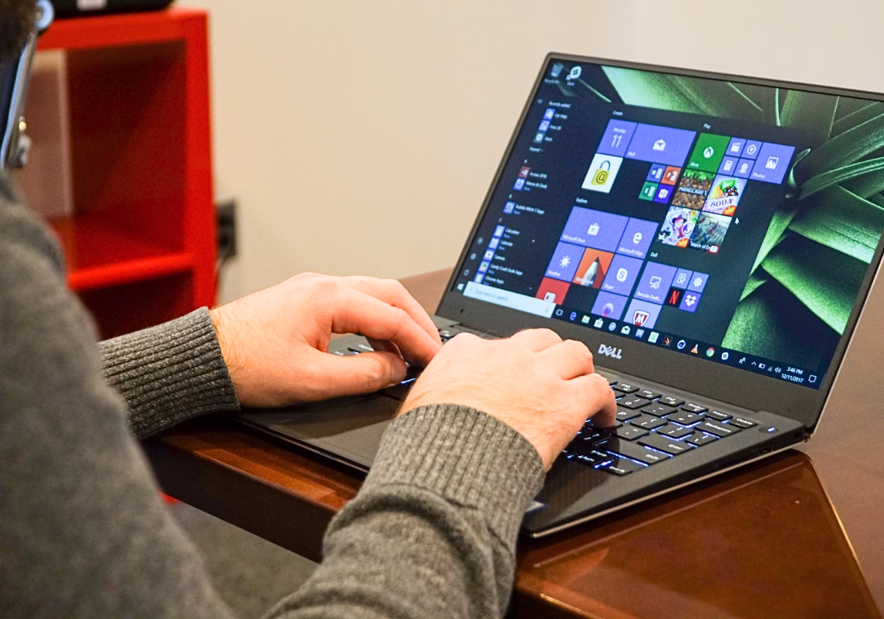 Windows 10 updates support ending in 2025 for Tampa Bay businesses - cybersecurity, performance, and compliance risks.