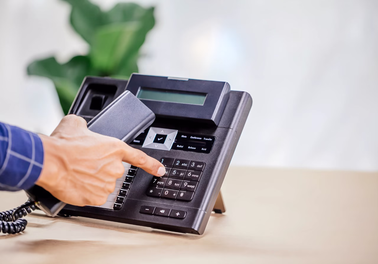 High-definition voice quality as one of the top 2025 VOIP features for small businesses