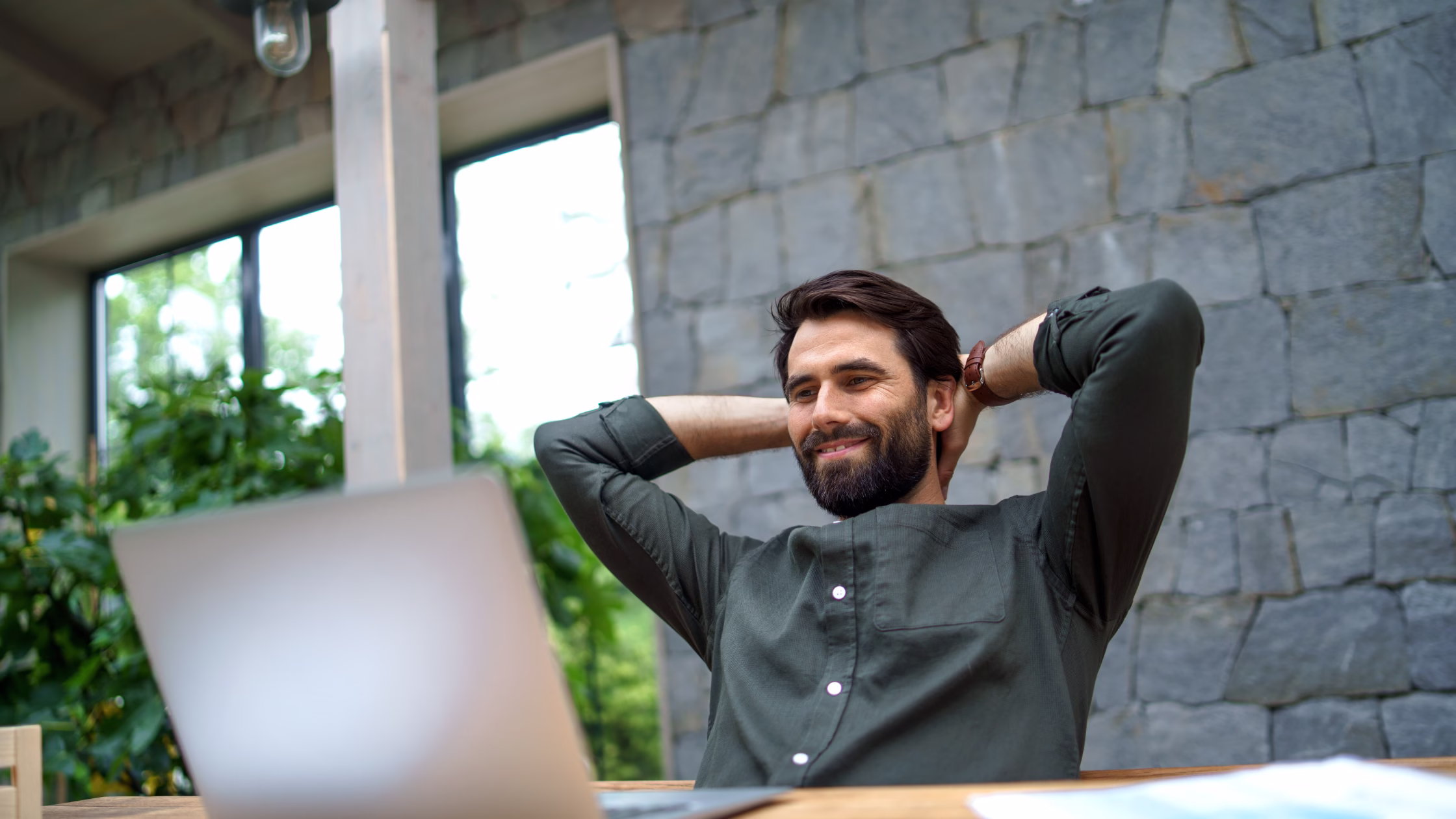 Tampa managed service provider consulting with small business owner about IT solutions, pricing, and strategic technology planning in Brandon Florida